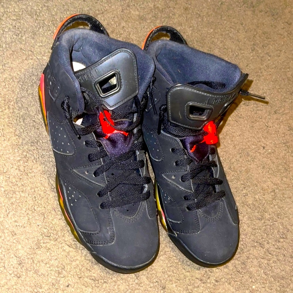 Jordan 6 Retro
Infrared Black (2014)